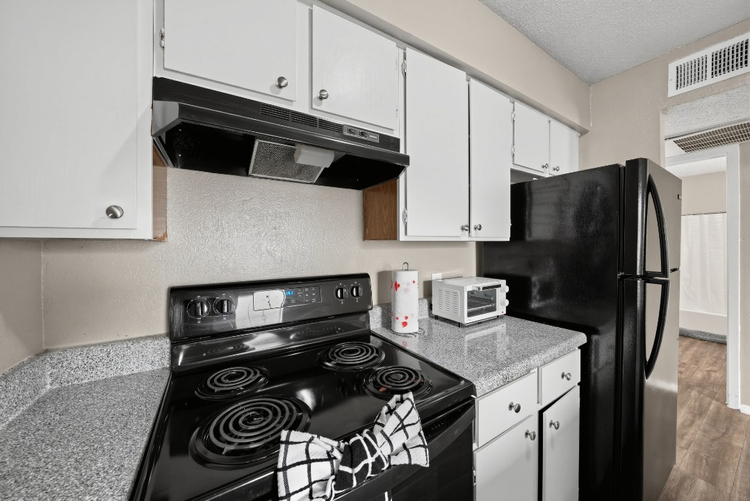 Cleburne Oaks · Unit 086 2/1