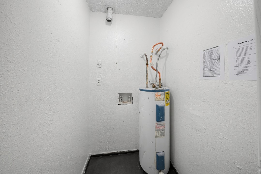Cleburne Oaks · Unit 086 2/1