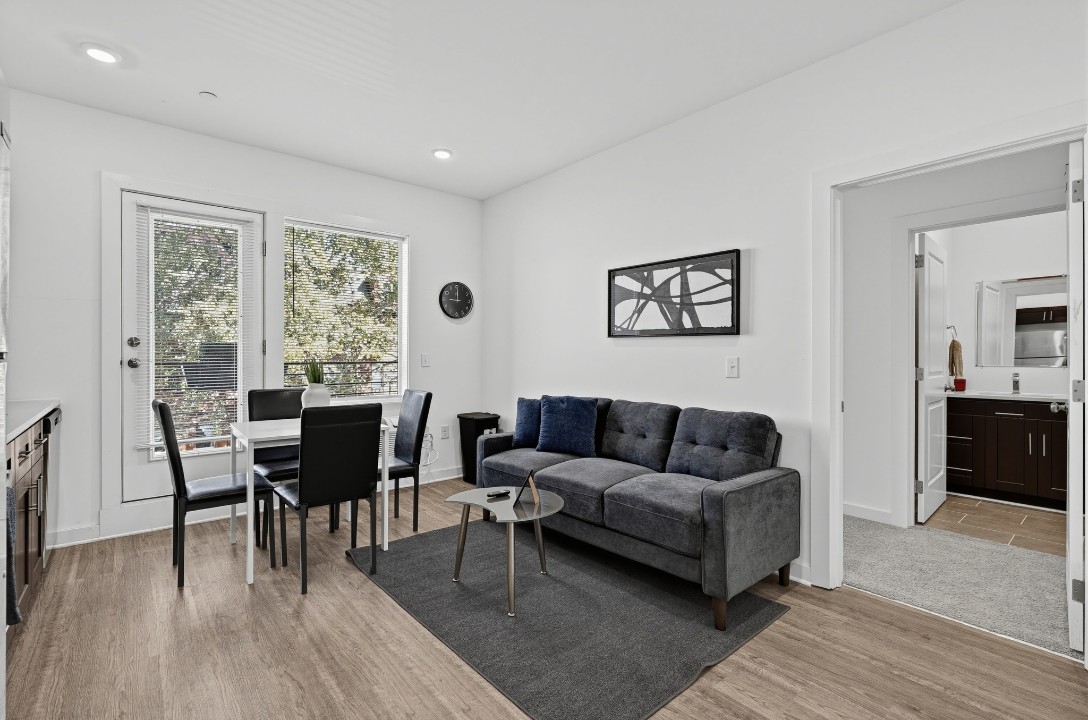 Fairmount Square 1528-3A