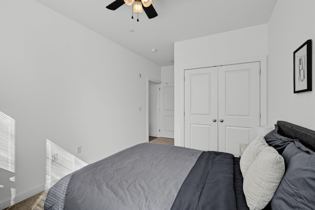 Fairmount Square 1528-2E
