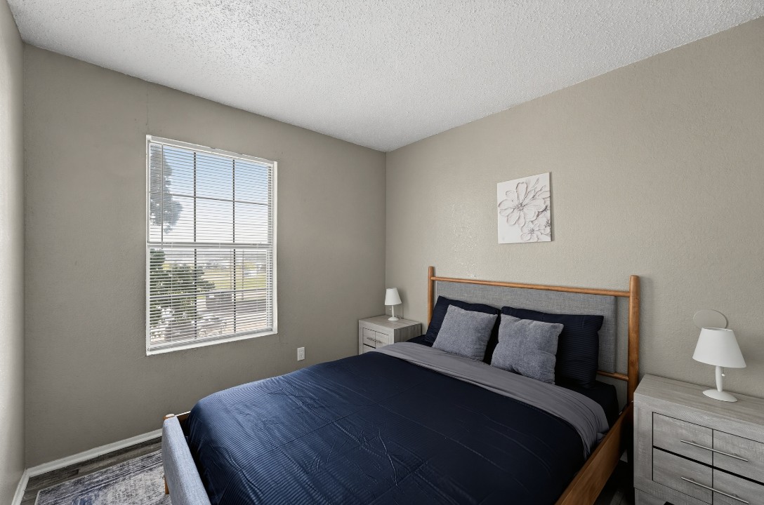 Cleburne Oaks · Unit 48 2/1