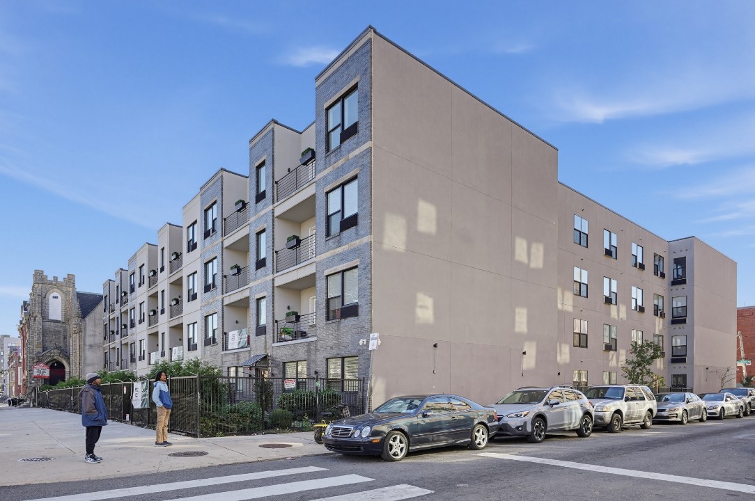 Fairmount Square 1528-2E