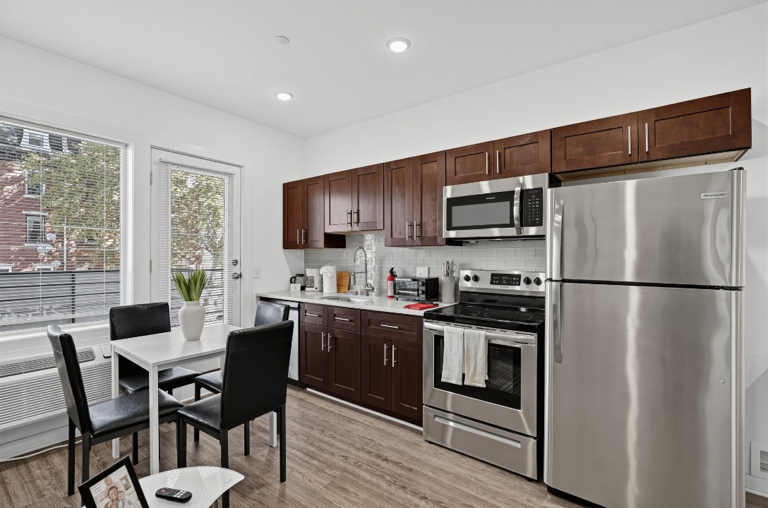 Fairmount Square 1528-2J