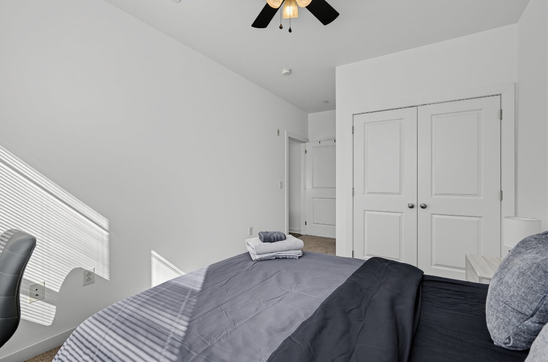 Fairmount Square 1528-3E