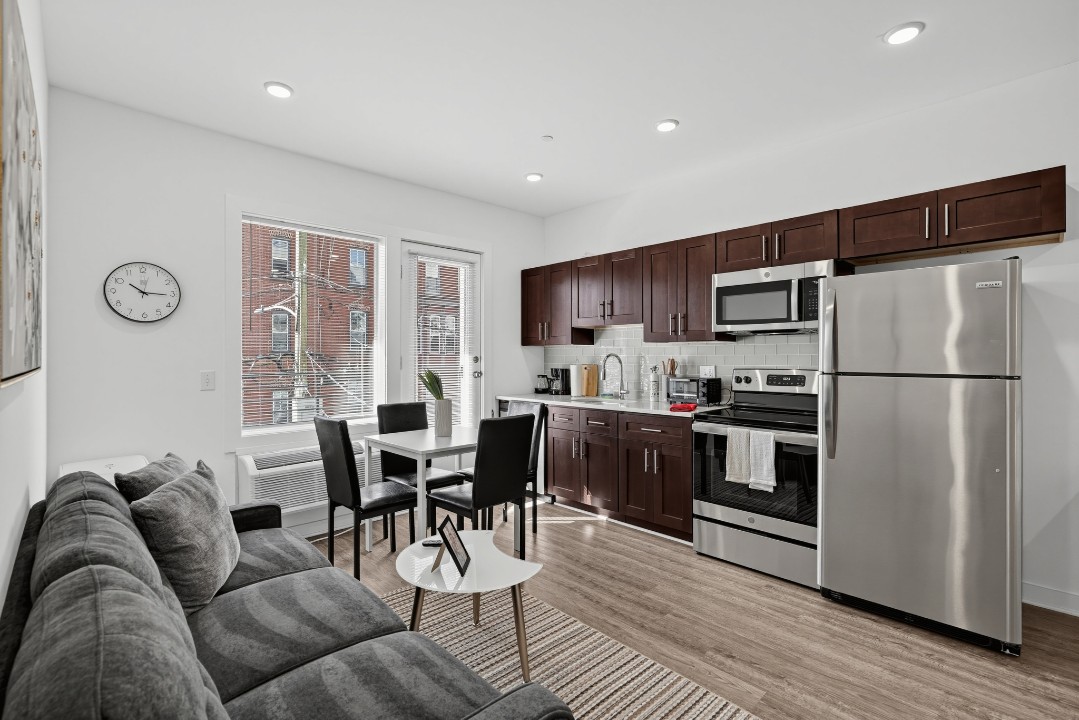 Fairmount Square 1528-2E