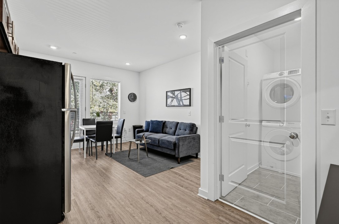 Fairmount Square 1528-3A