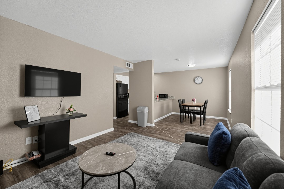 Cleburne Oaks · Unit 148 2/1