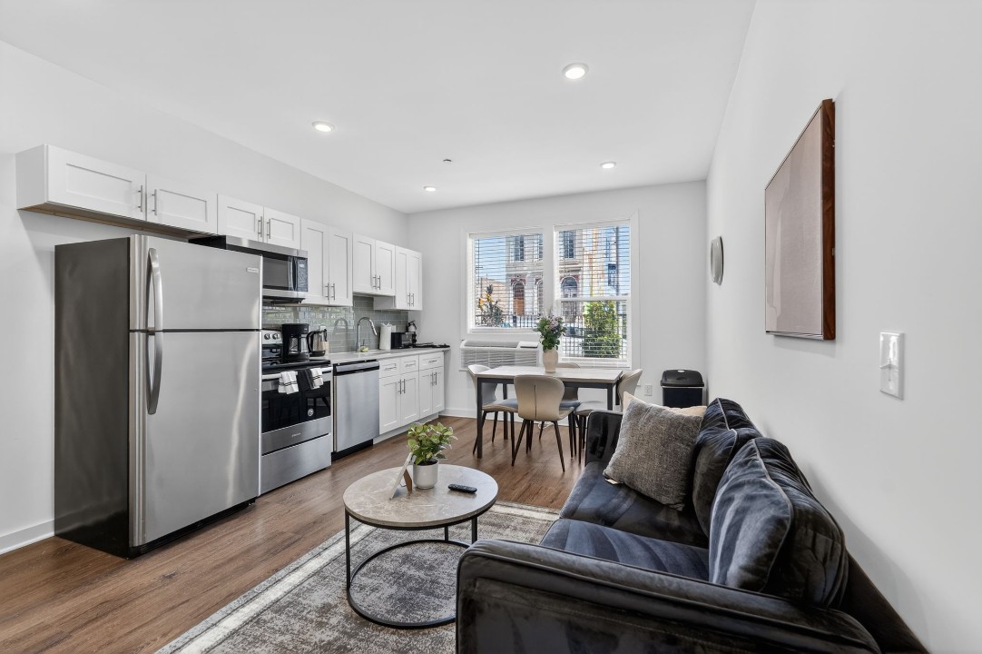 Fairmount Square 1532 - 1A · Unit 1/1