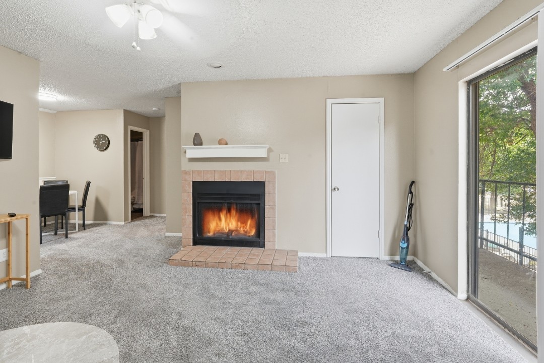 District West · Unit 154 2/2