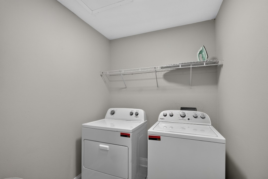 Aspen Woods R-08 · Unit 2/2