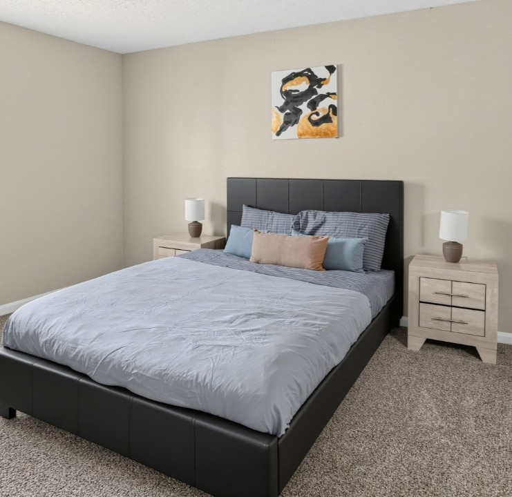 2 Bedrooms · Signature layout