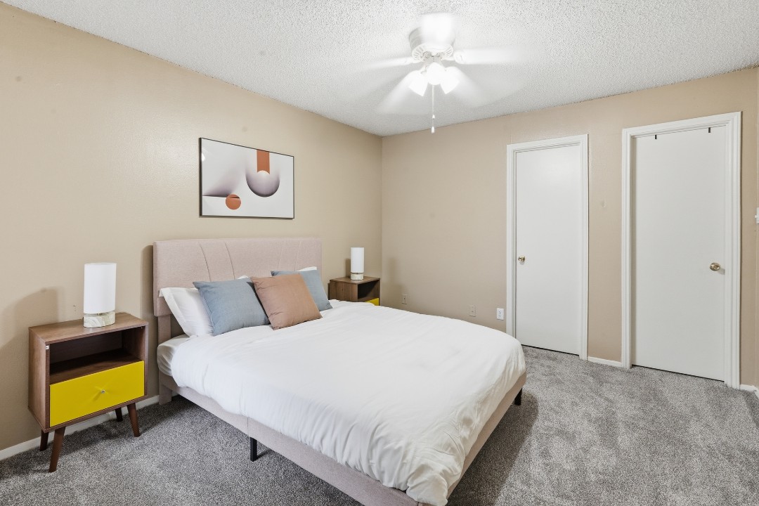 District West · Unit 154 2/2