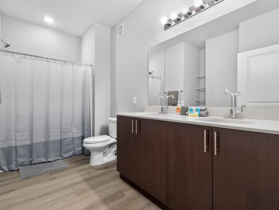 Whitewing Flats · Unit 2304 1/1