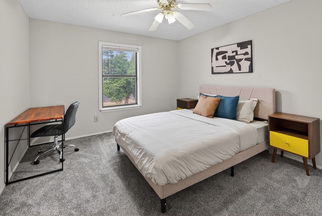 District West · Unit 148 2/2