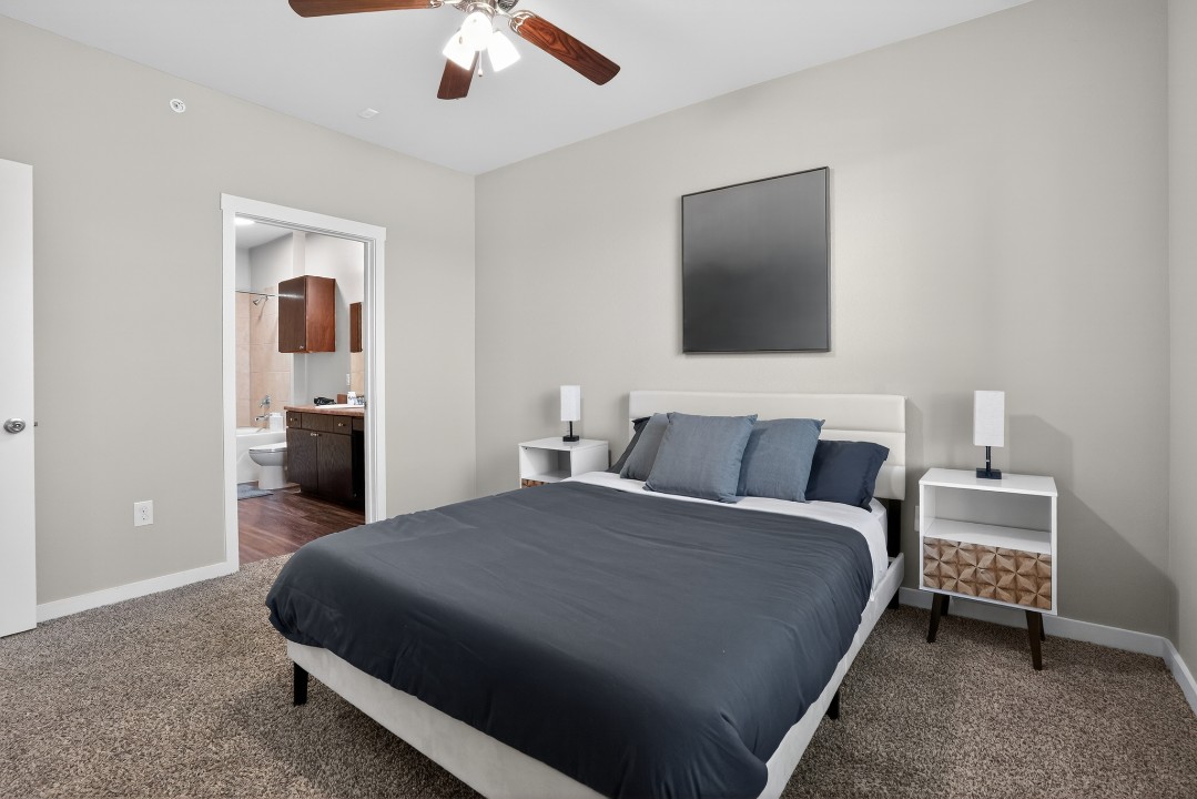 2 Bedrooms · Signature layout