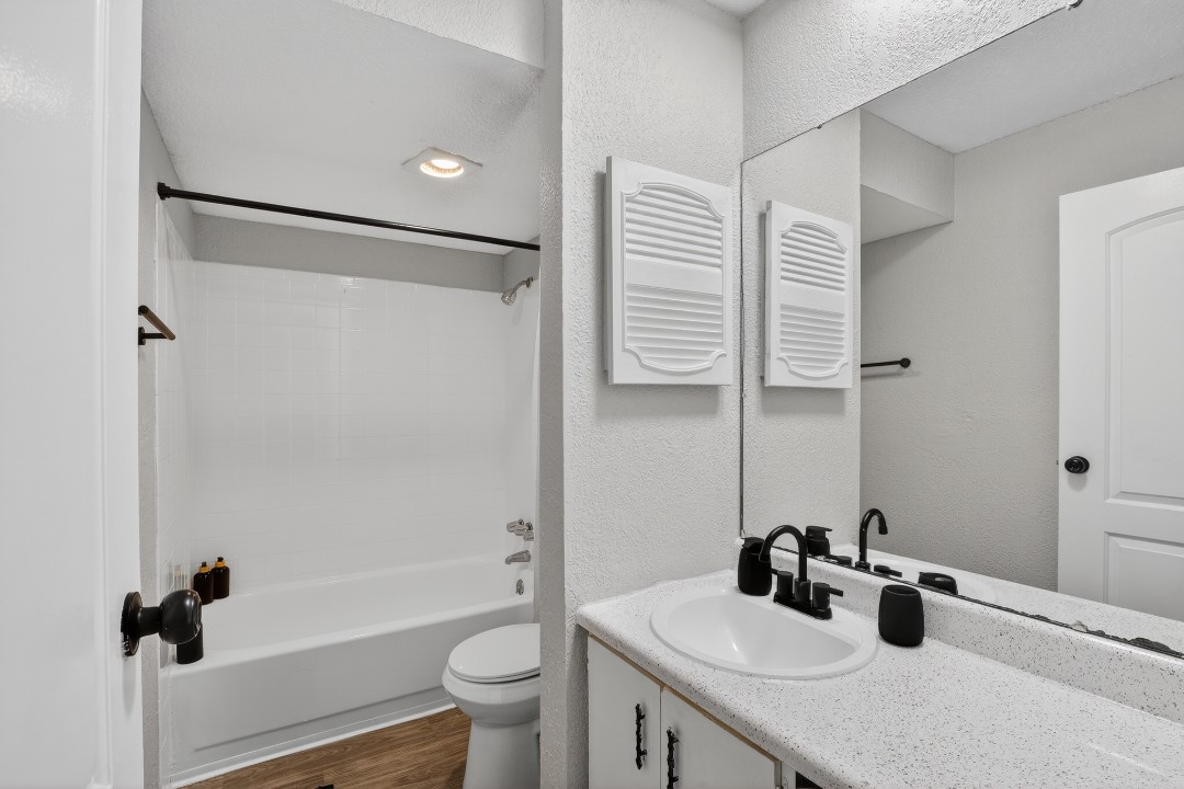 Hillcrest 5401E · Unit 2/1