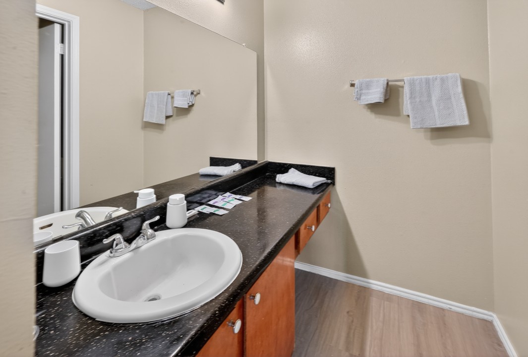 District West · Unit 512 2/1