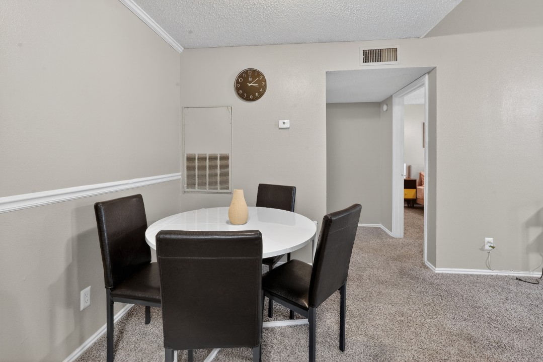 District West · Unit 712 2/2
