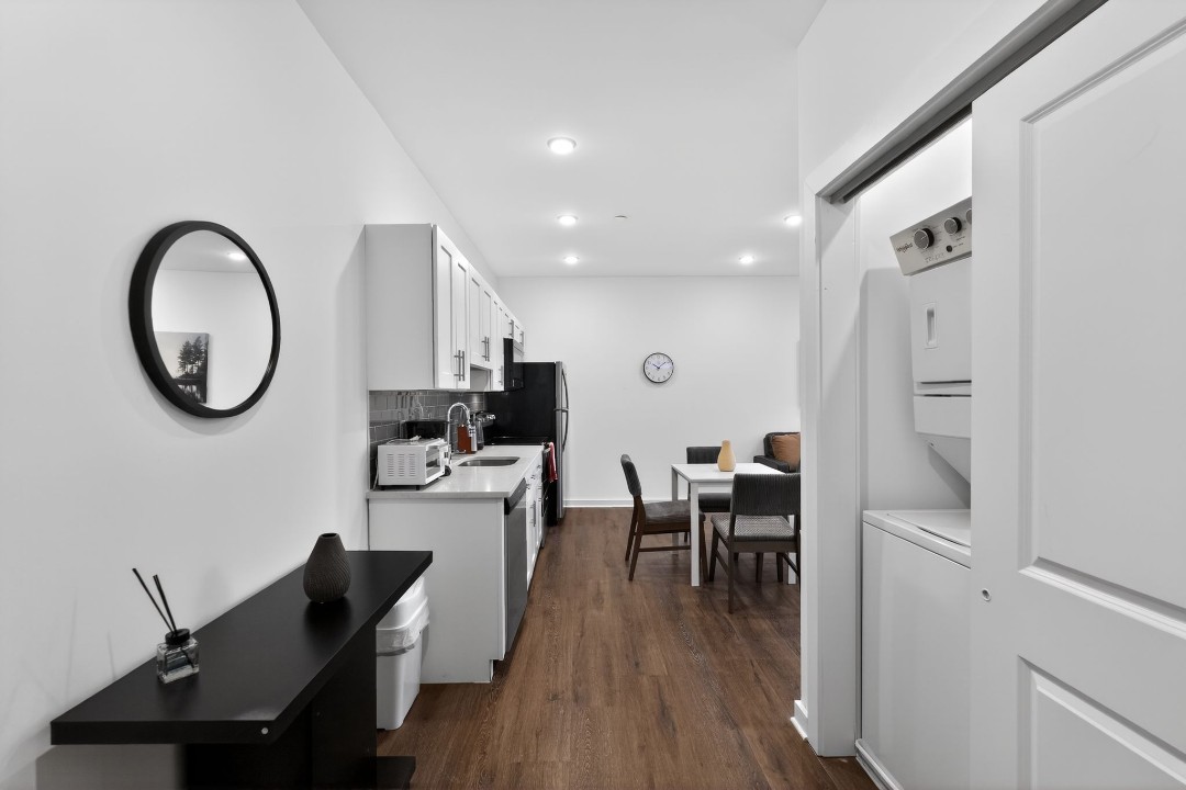 Fairmount Square 1532-2D · Unit 1/1