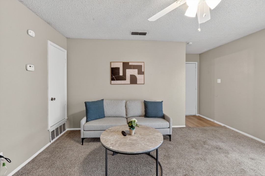 District West · Unit 4 2/2