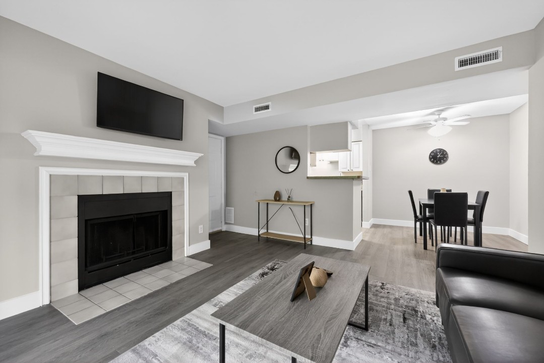 Lincoln Green · Unit 1106 1/1