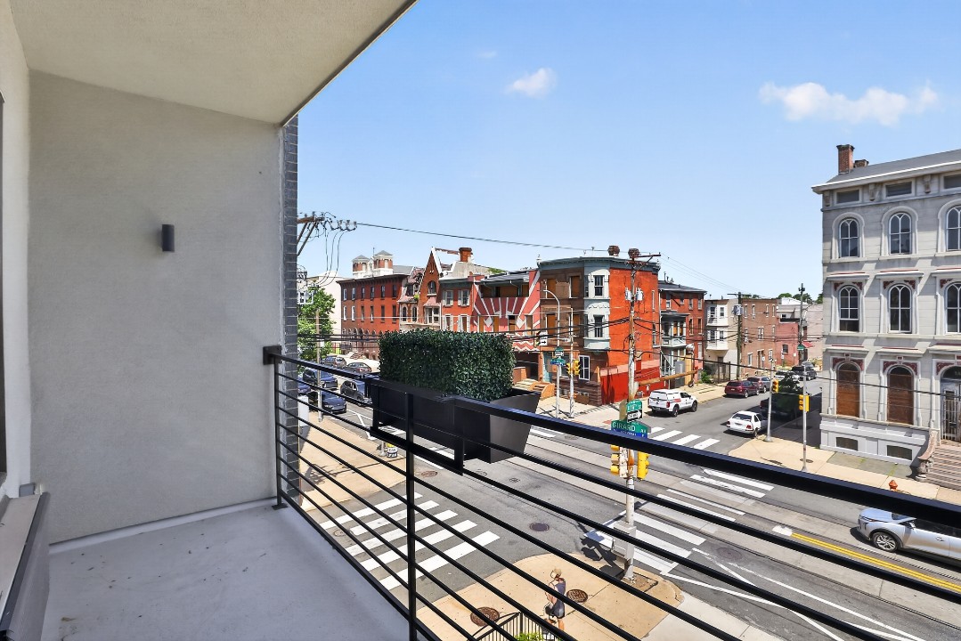 Fairmount Square 1532-3J · Unit 1/1