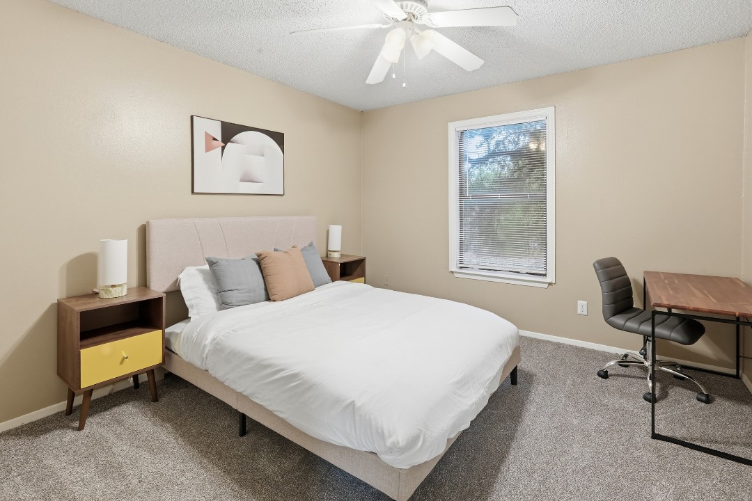 District West · Unit 154 2/2