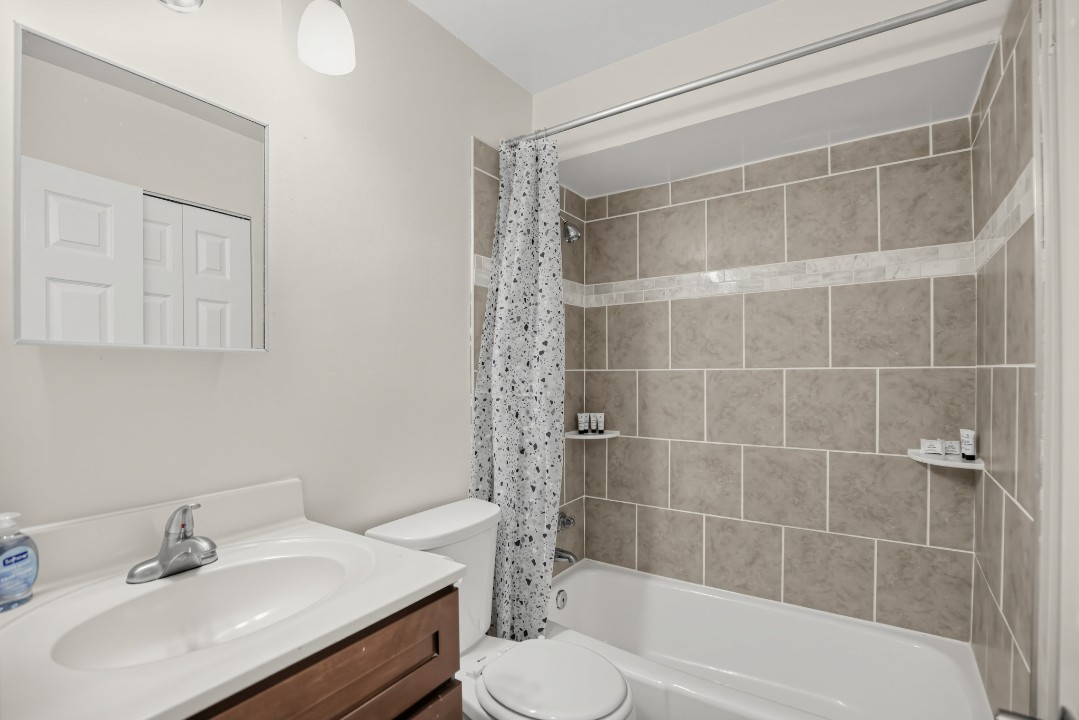 Milbrook Park Apartments 6996 MI T1 · Unit 1/1