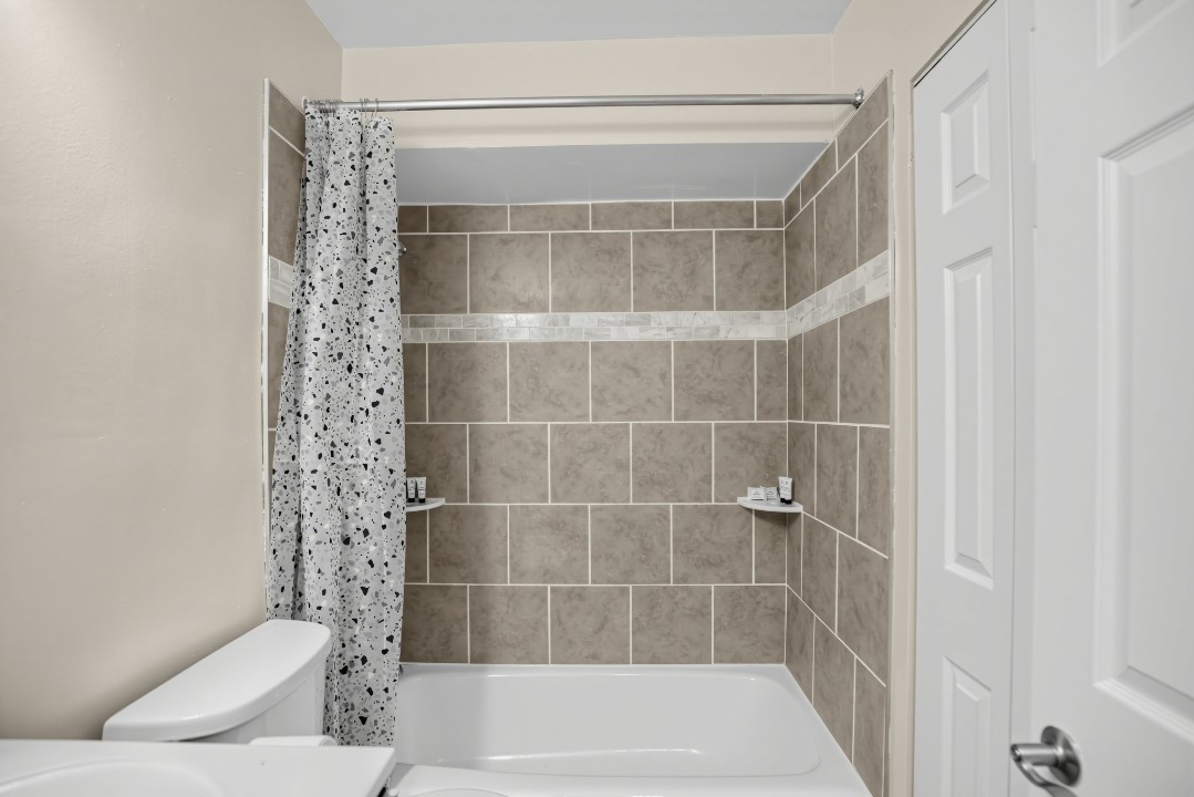 Milbrook Park Apartments 6996 MI T1 · Unit 1/1
