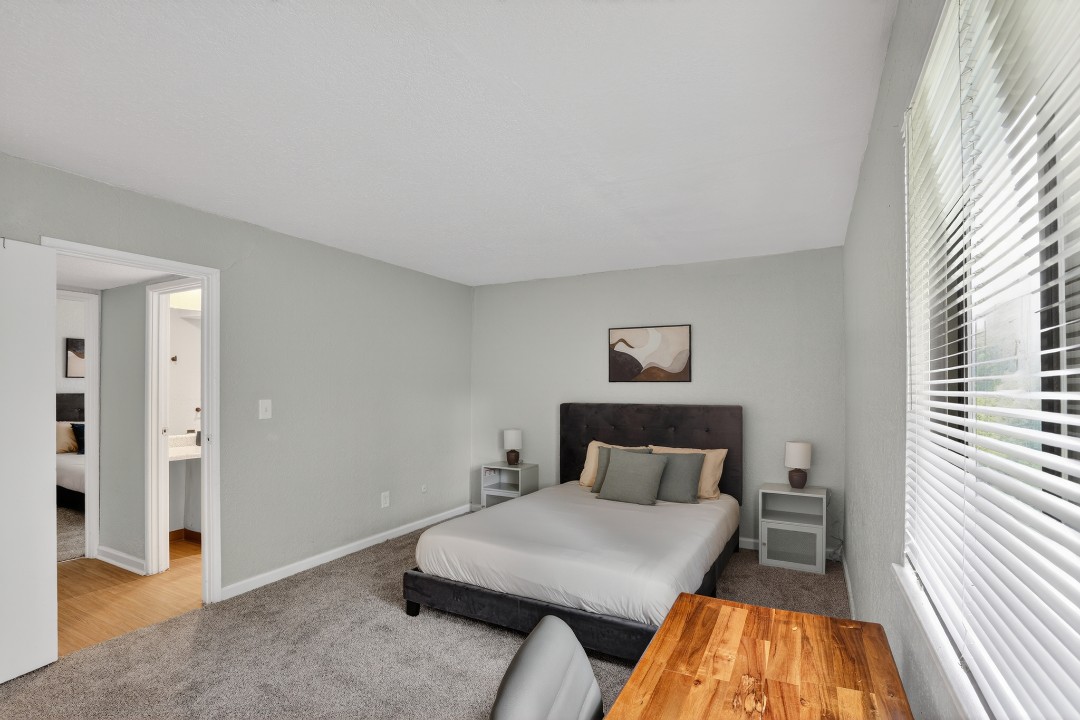 Hillcrest 8306B · Unit 2/1