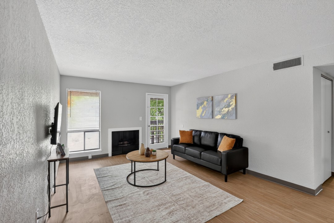 Hillcrest 8318E · Unit 2/1