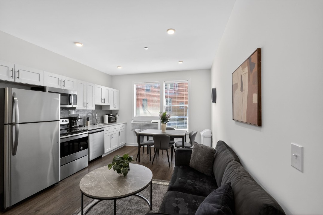Fairmount Square 1532-1F · Unit 1/1