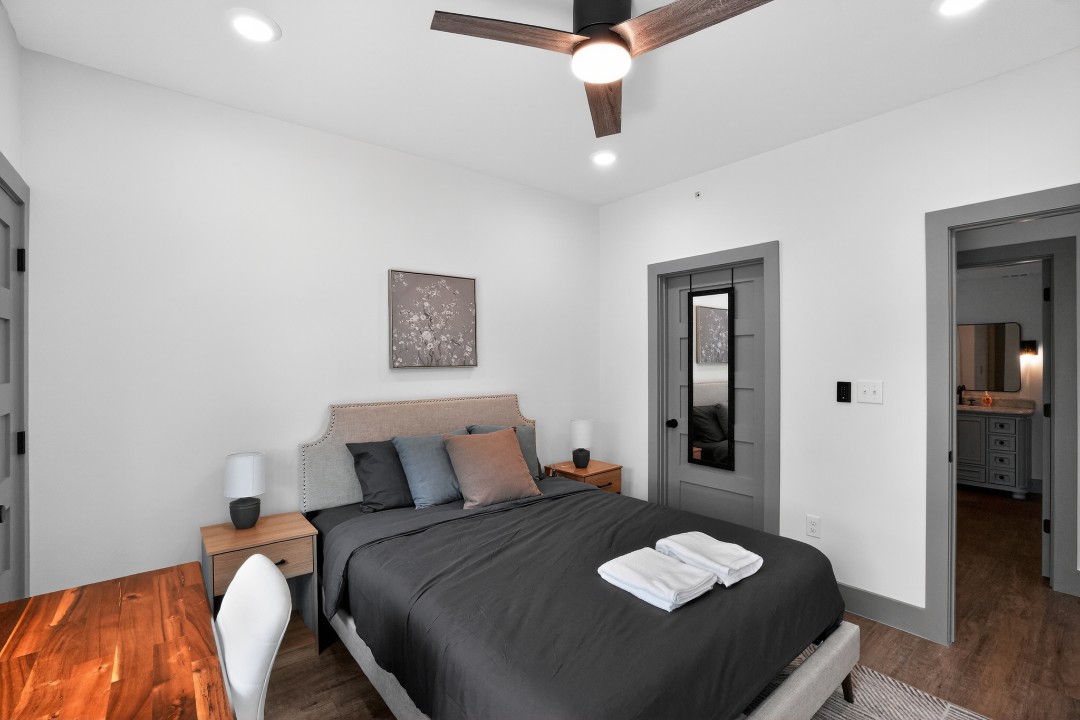 1 Bedroom · Signature layout