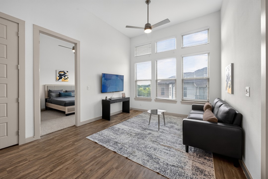 The Creekside at Vantage · Unit 5303 2/2