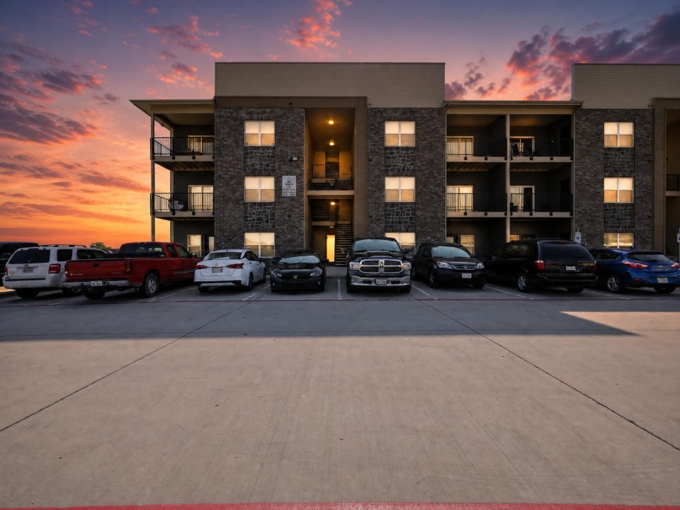 Whitewing Flats · Unit 2304 1/1