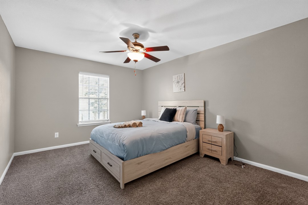 2 Bedrooms · Signature layout