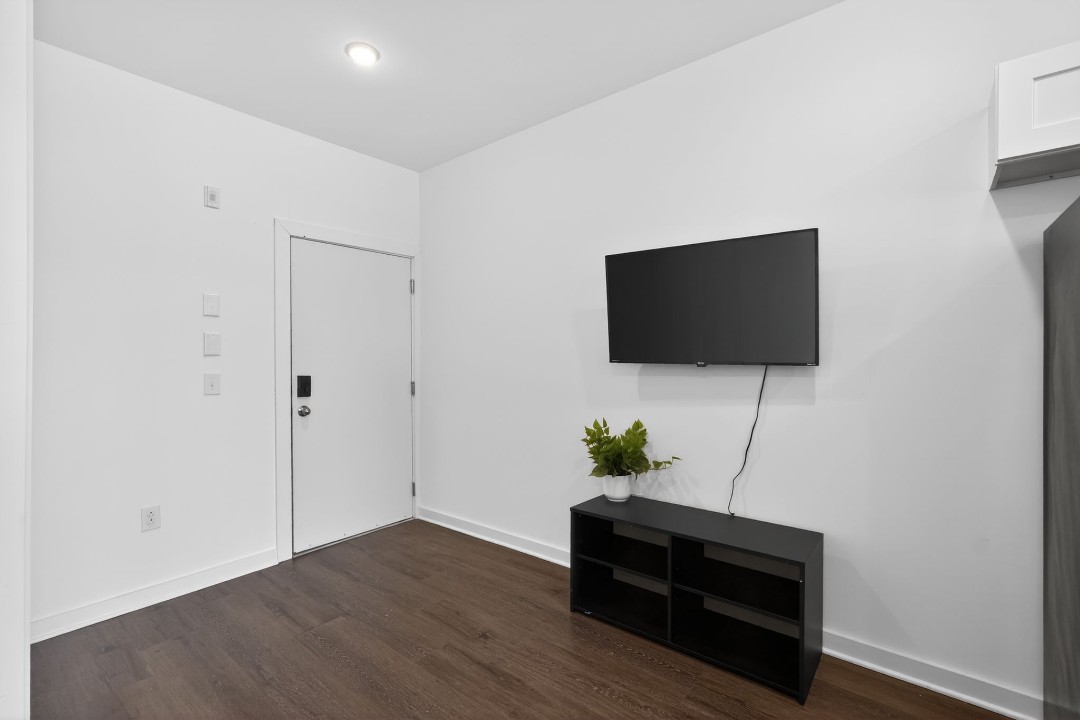 Fairmount Square 1532 - 1A · Unit 1/1
