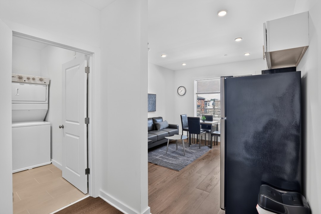 Fairmount Square 1532-3J · Unit 1/1