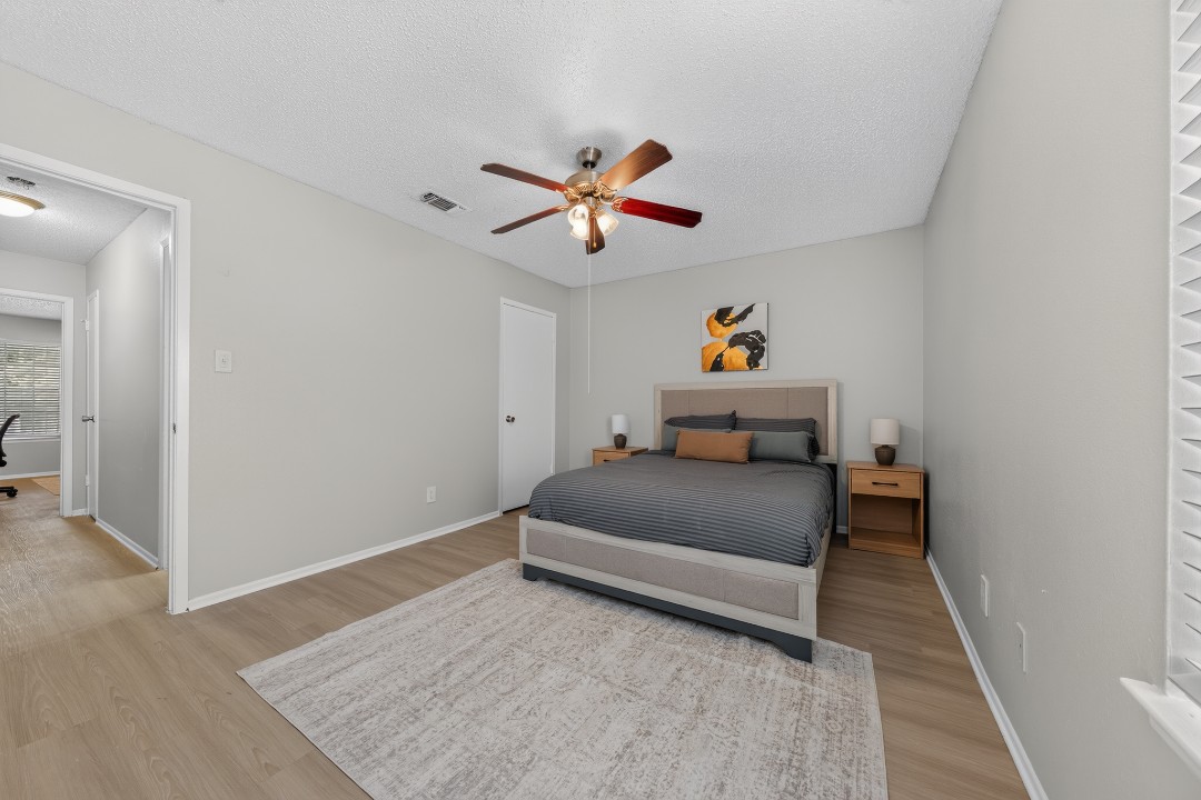 2 Bedrooms · Signature layout