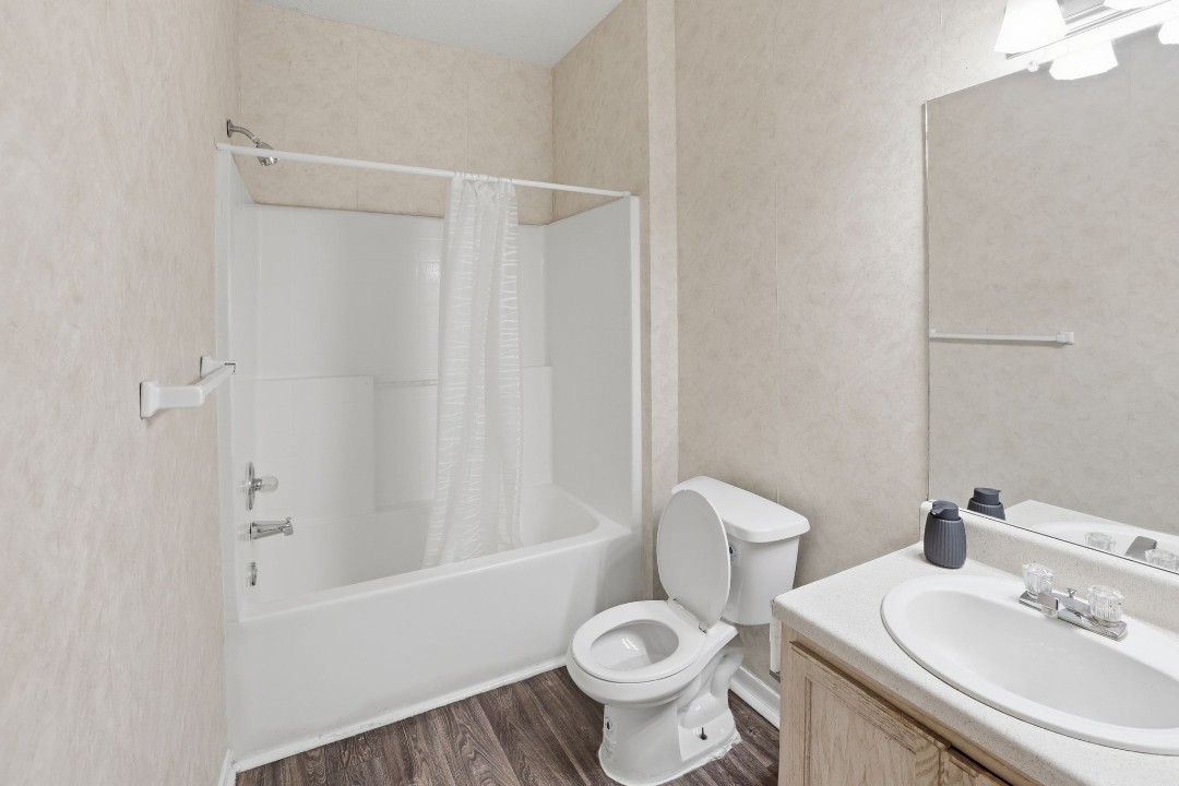2 Bedrooms · Signature layout