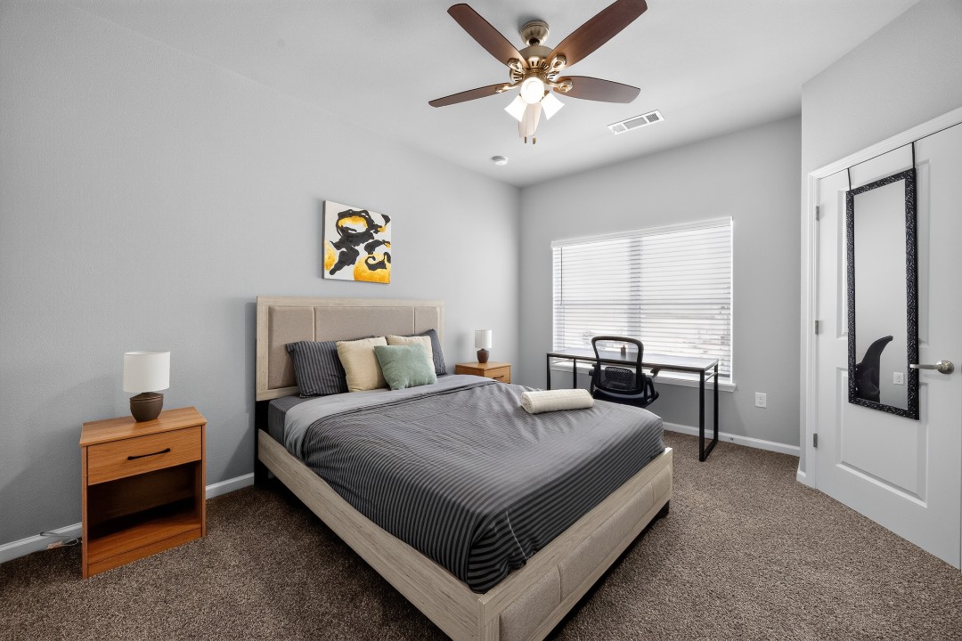 2 Bedrooms · Signature layout
