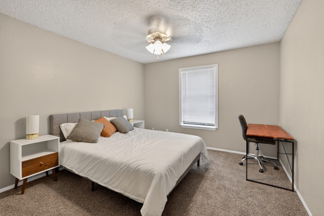 District West · Unit 14 2/2