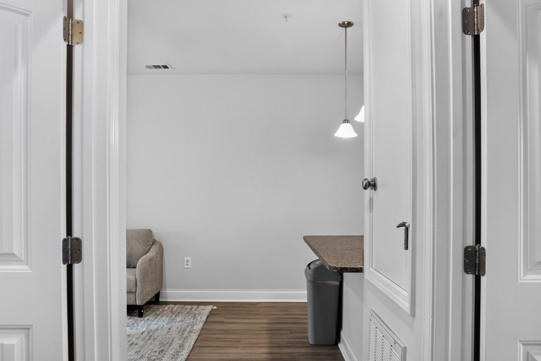 Hickory Grove · Unit 1202 2/2