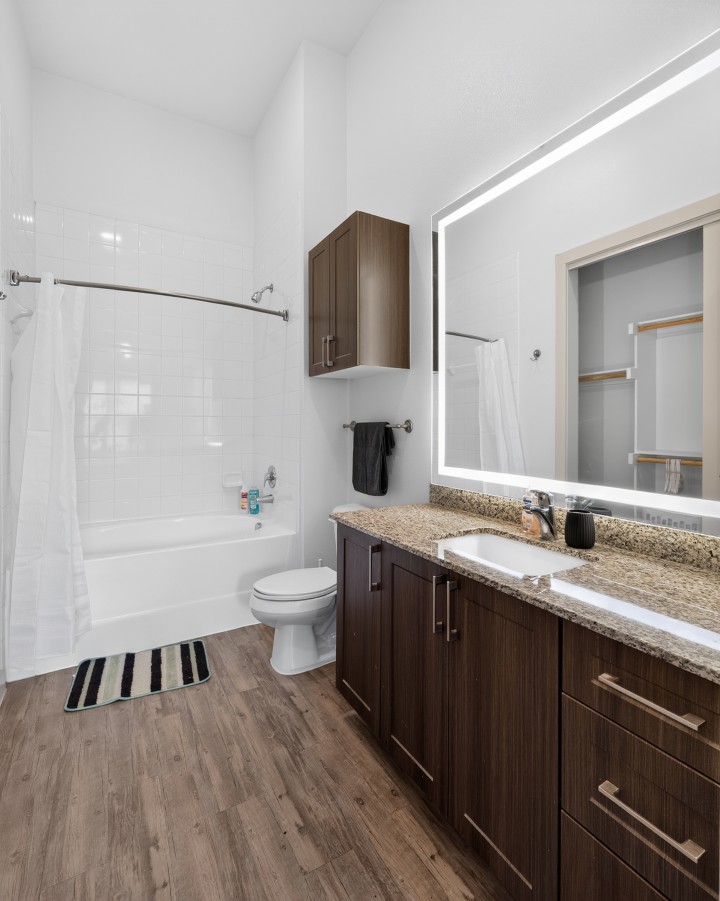 The Creekside at Vantage · Unit 5303 2/2