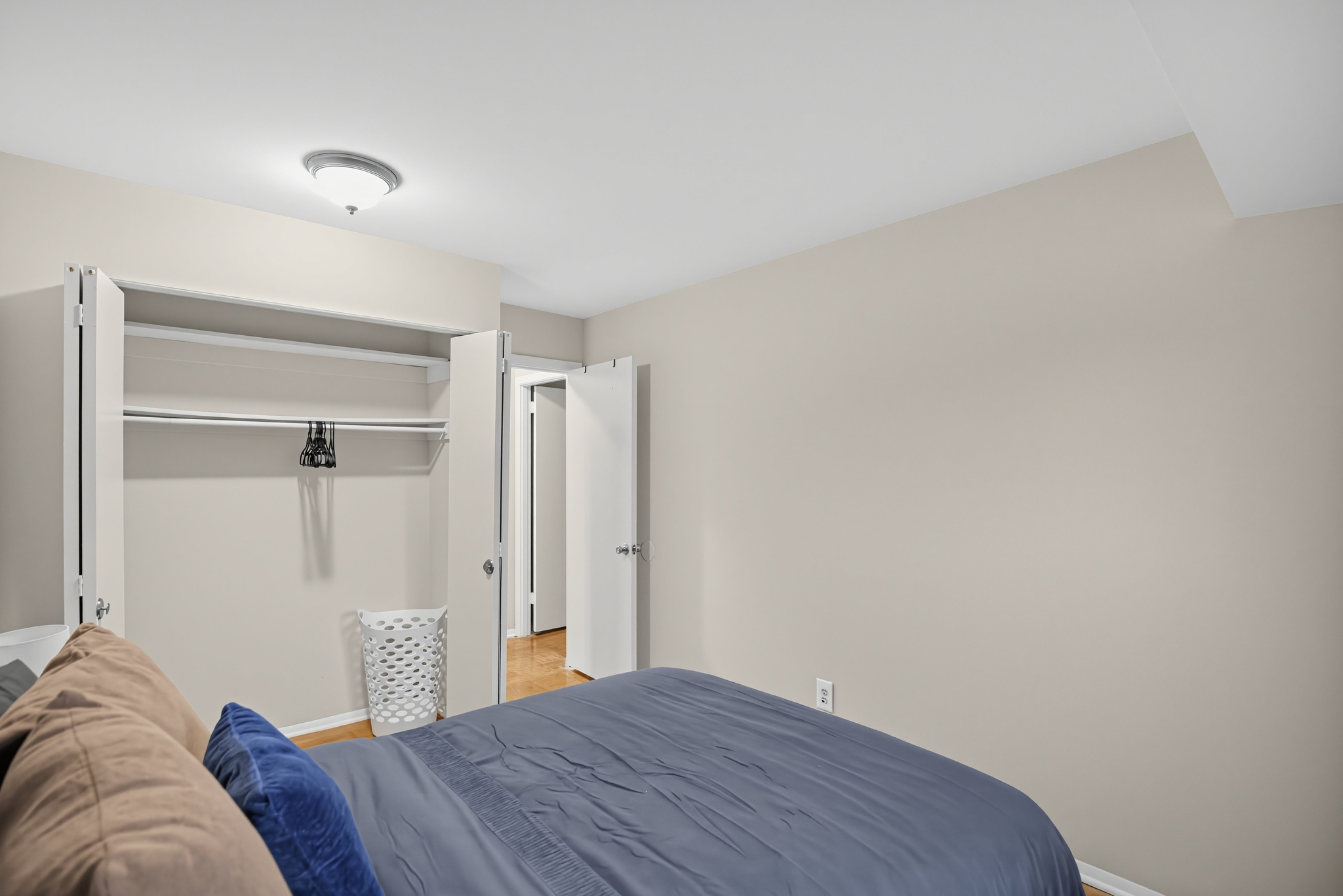 MIlbrook Park Apartments 6964 MI