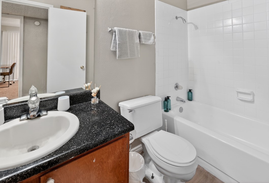 2 Bedrooms · Signature layout