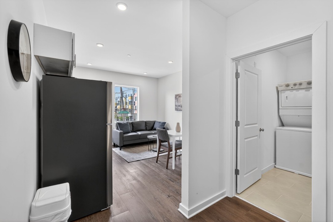 Fairmount Square 1532-2F · Unit 1/1
