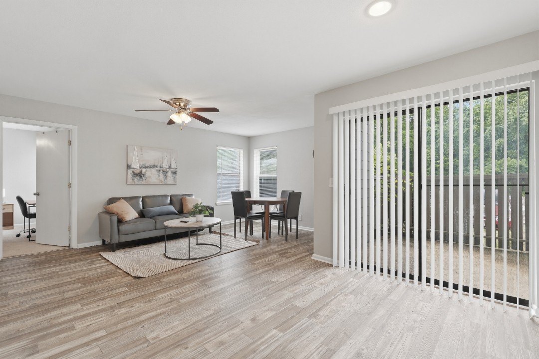 Creekstone · Unit 312 2/2