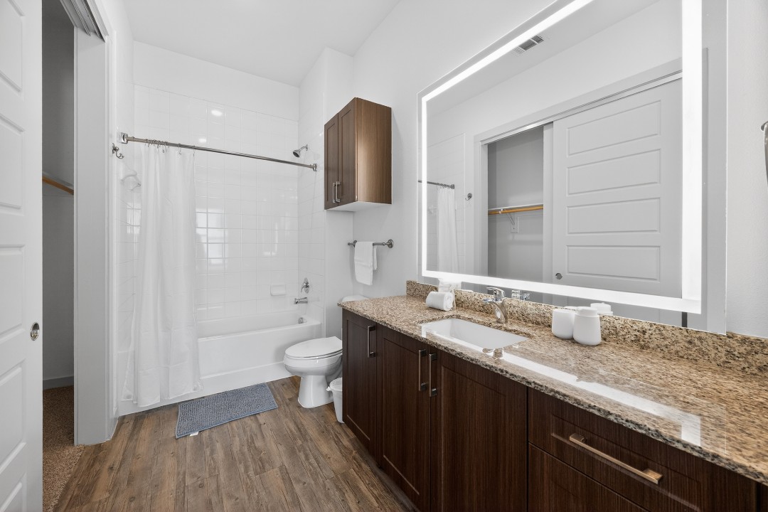 The Creekside at Vantage · Unit 6205 2/2