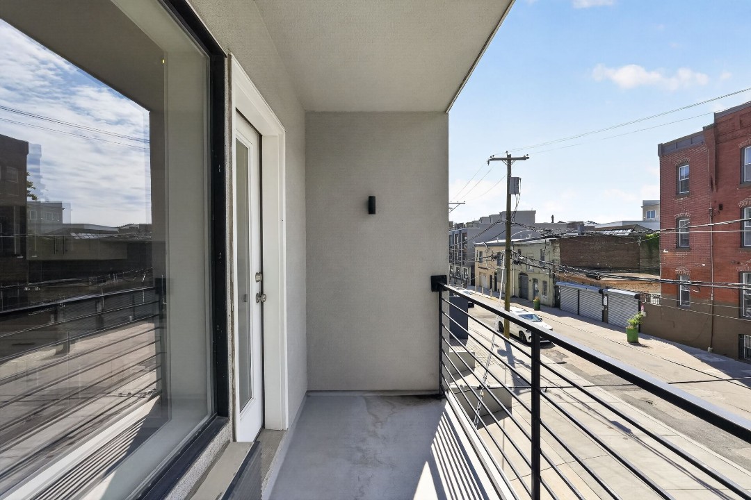 Fairmount Square 1532-2F · Unit 1/1